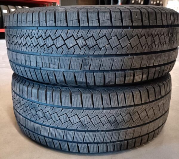 Kasutatud Pirelli (6mm) 235/55R18 Lamell